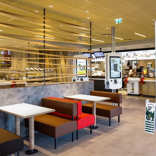 McDonald's  3040 Neulengbach, St. Pöltner Strasse 116 Innenraum