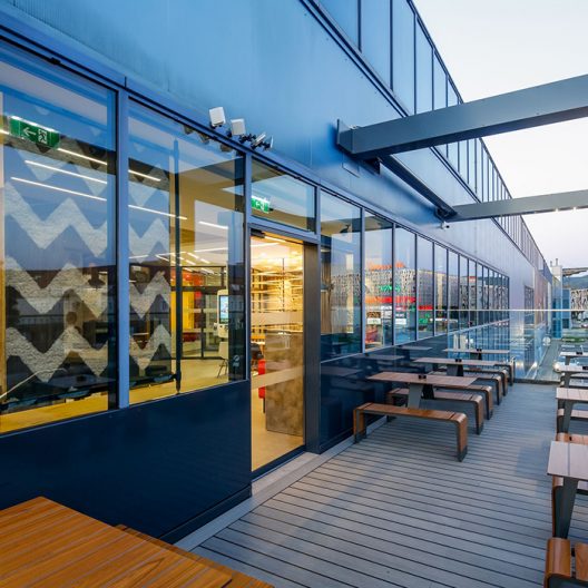 McDonald's Krems, Wiener Straße Terrasse Erdgeschoss