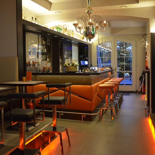 Glüxfall - Cafe / Bar Gastraum 4