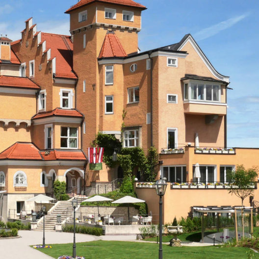 Garage Schloss Mönchstein